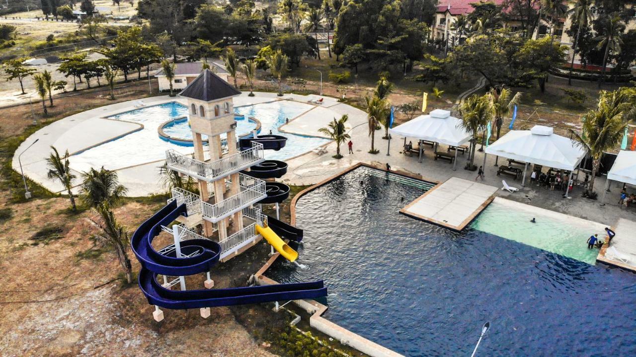 Club Morocco Resort And Country Club Subic Exterior foto