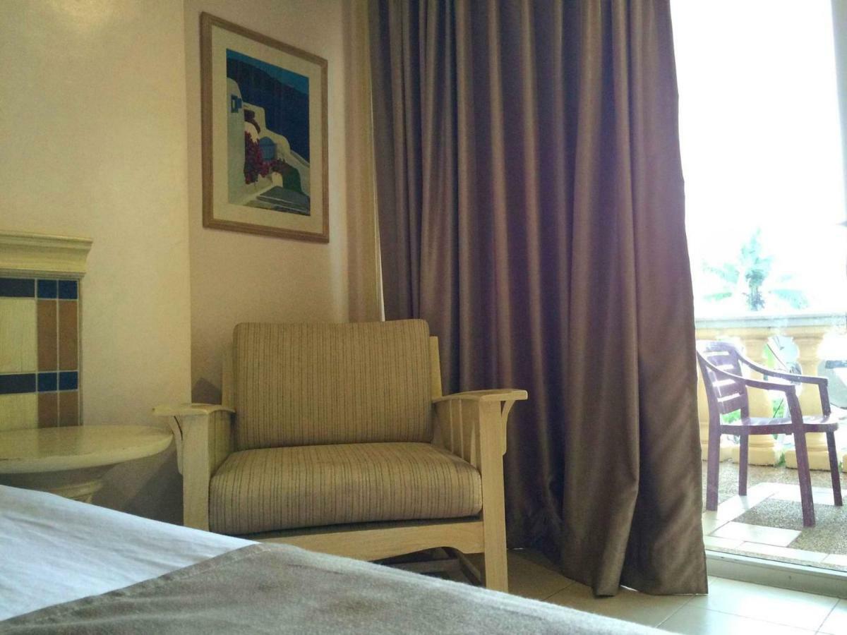 Club Morocco Resort And Country Club Subic Exterior foto